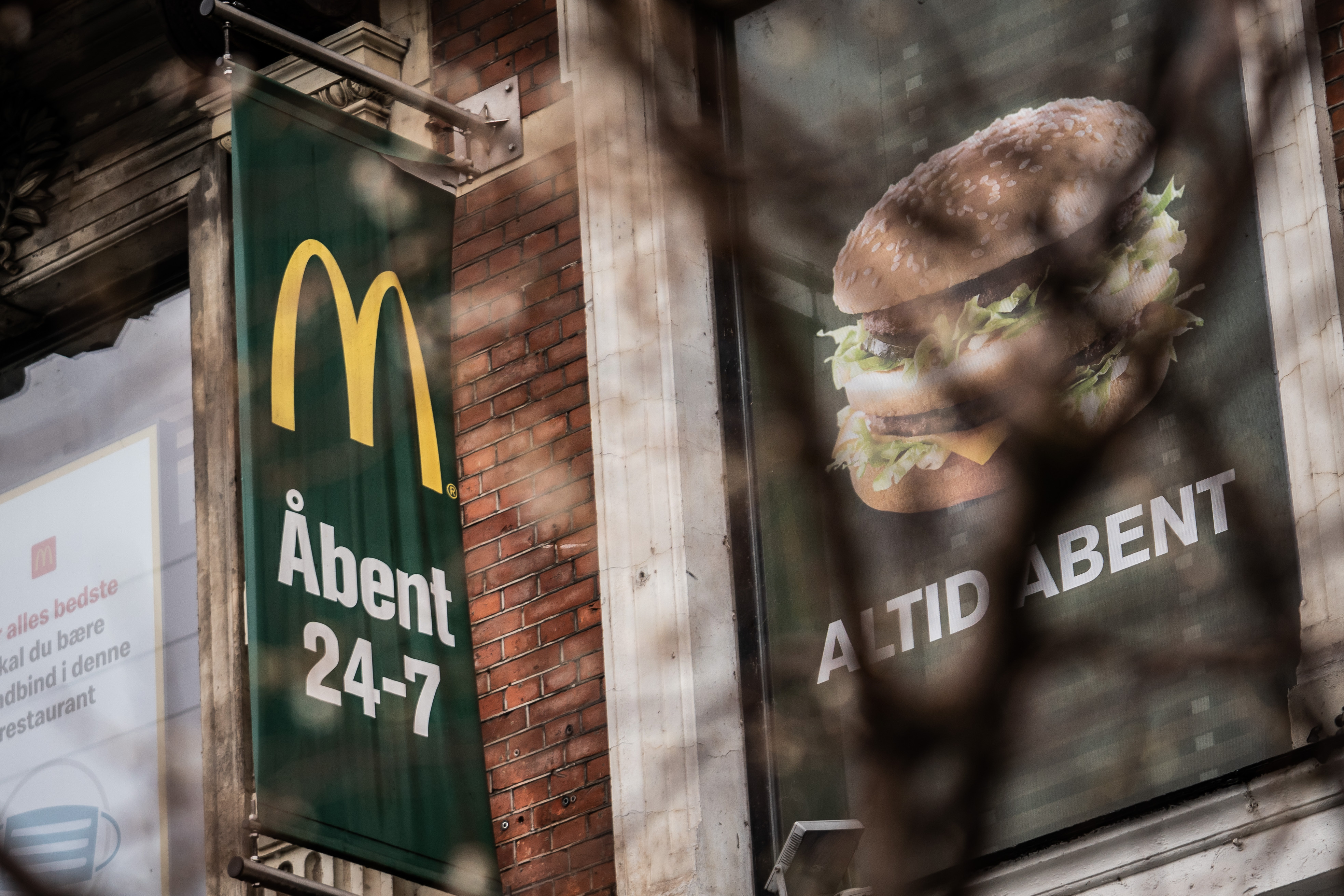 Mødtes på McDonald’s i Aarhus: Nu er to mænd dømt for drabsplaner mod jødiske ledere i Tyskland