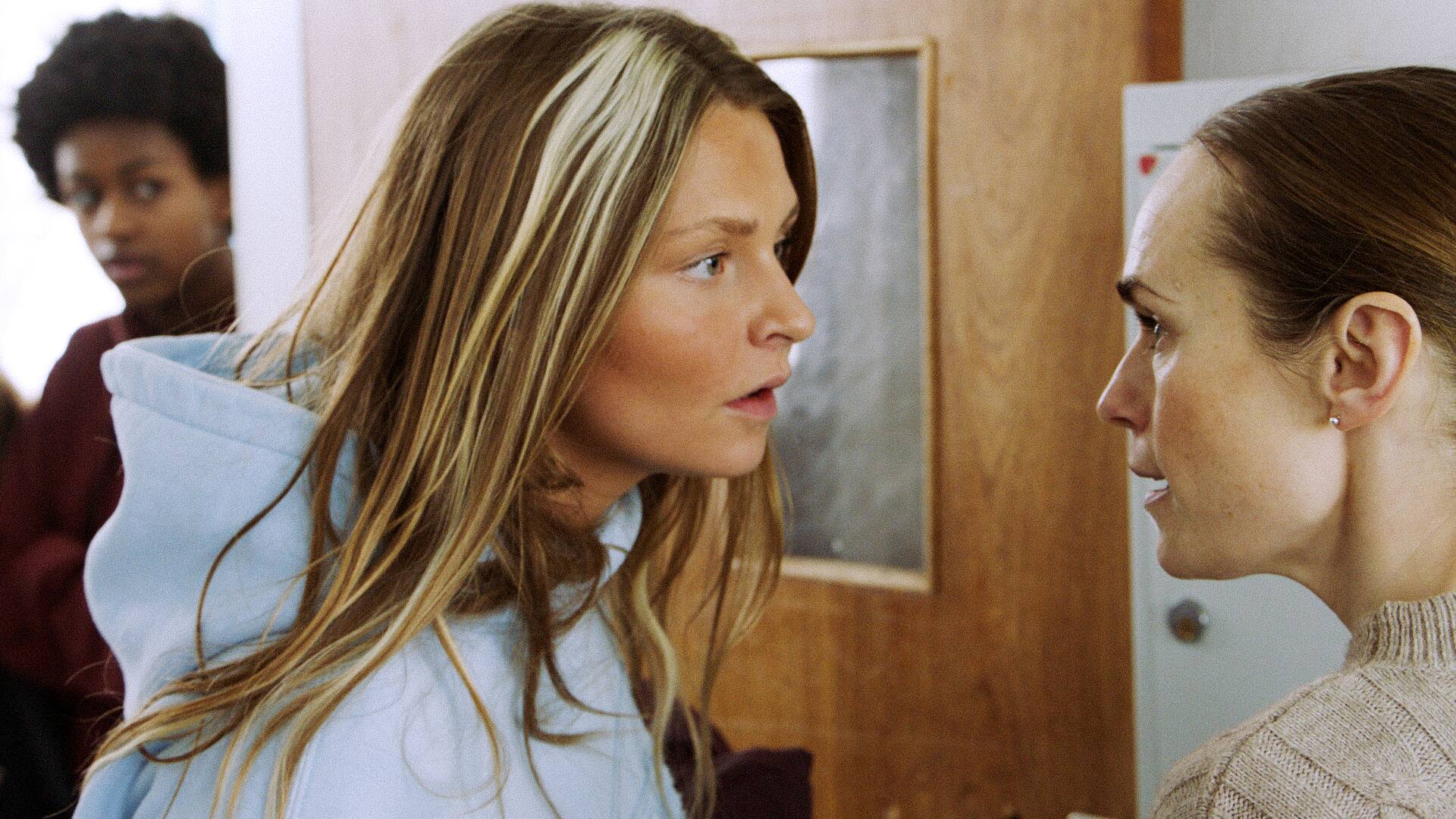 Der er gået 20 år, men anmelderne er vilde med opfølgeren til dansk kultfilm