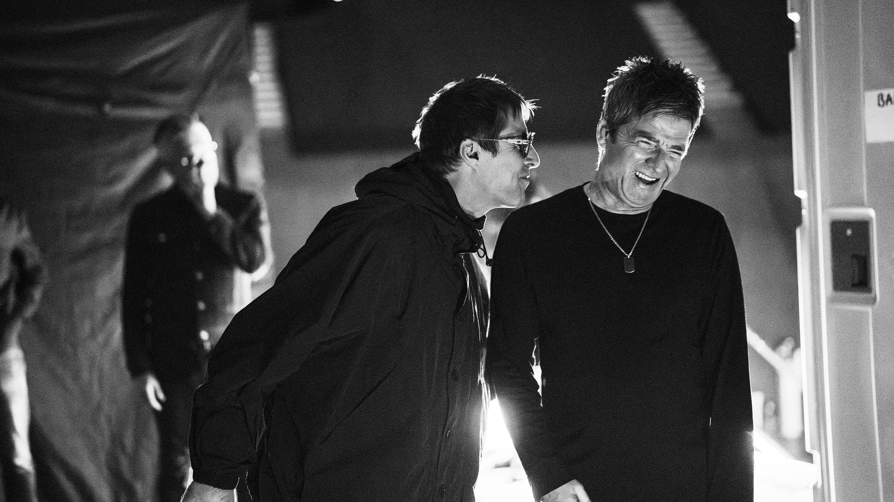 De var uvenner i årtier: Nu viser Oasis-brødrene, hvordan de fandt hinanden