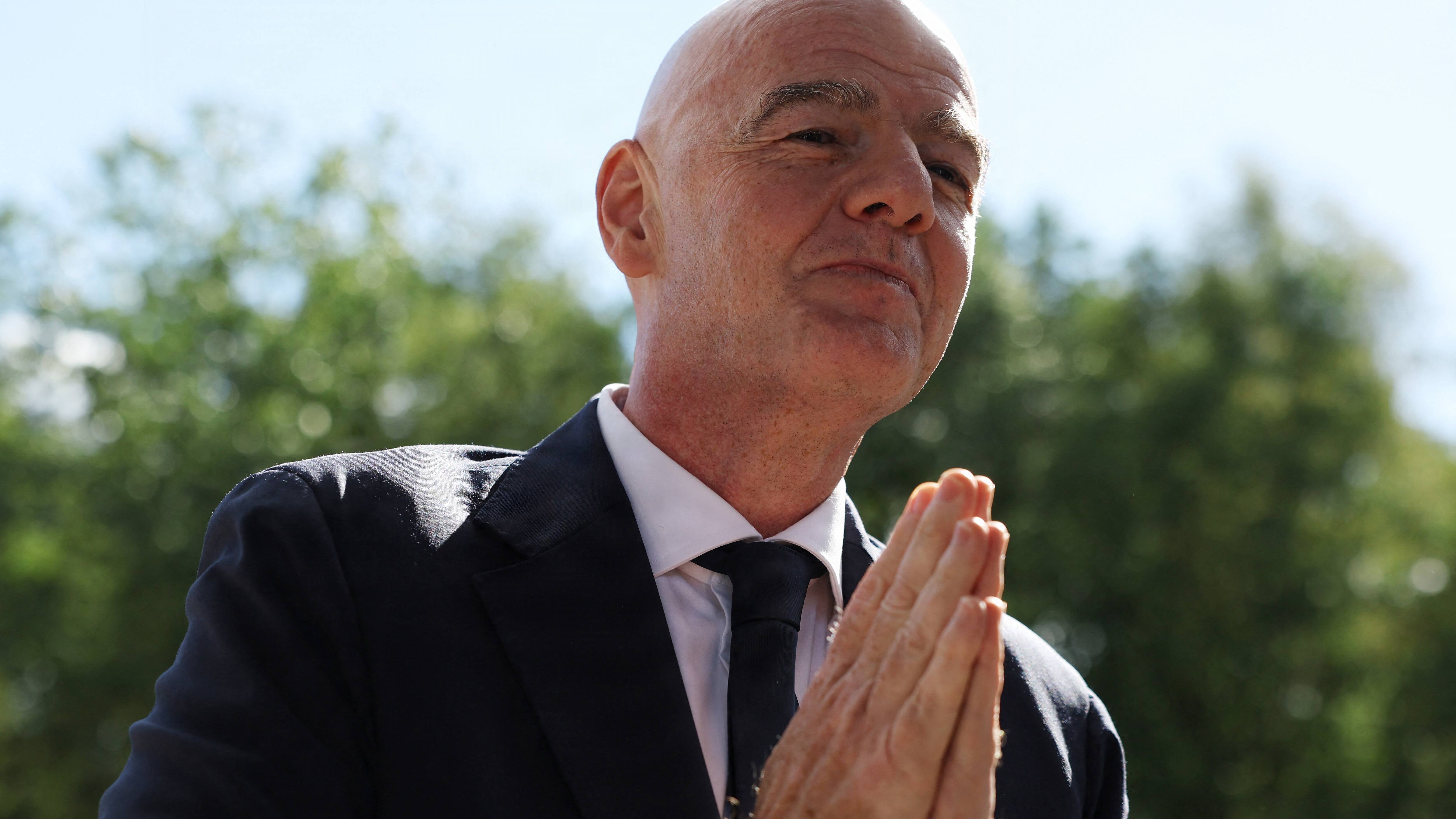 Infantino i den varme stol: Sagde undskyld, men får alligevel massiv kritik
