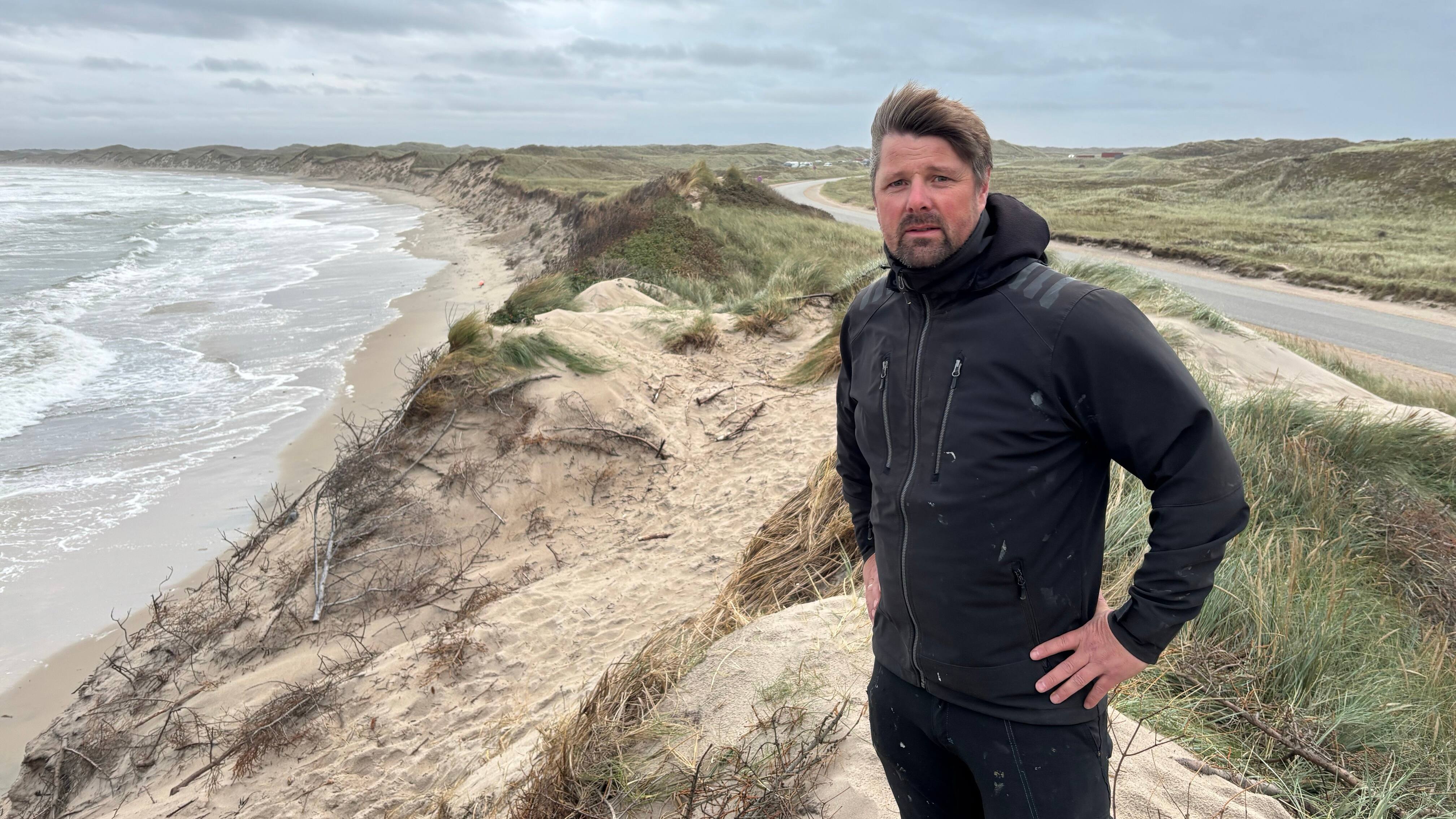 Vestjysk surferby får hjælp til kystsikring