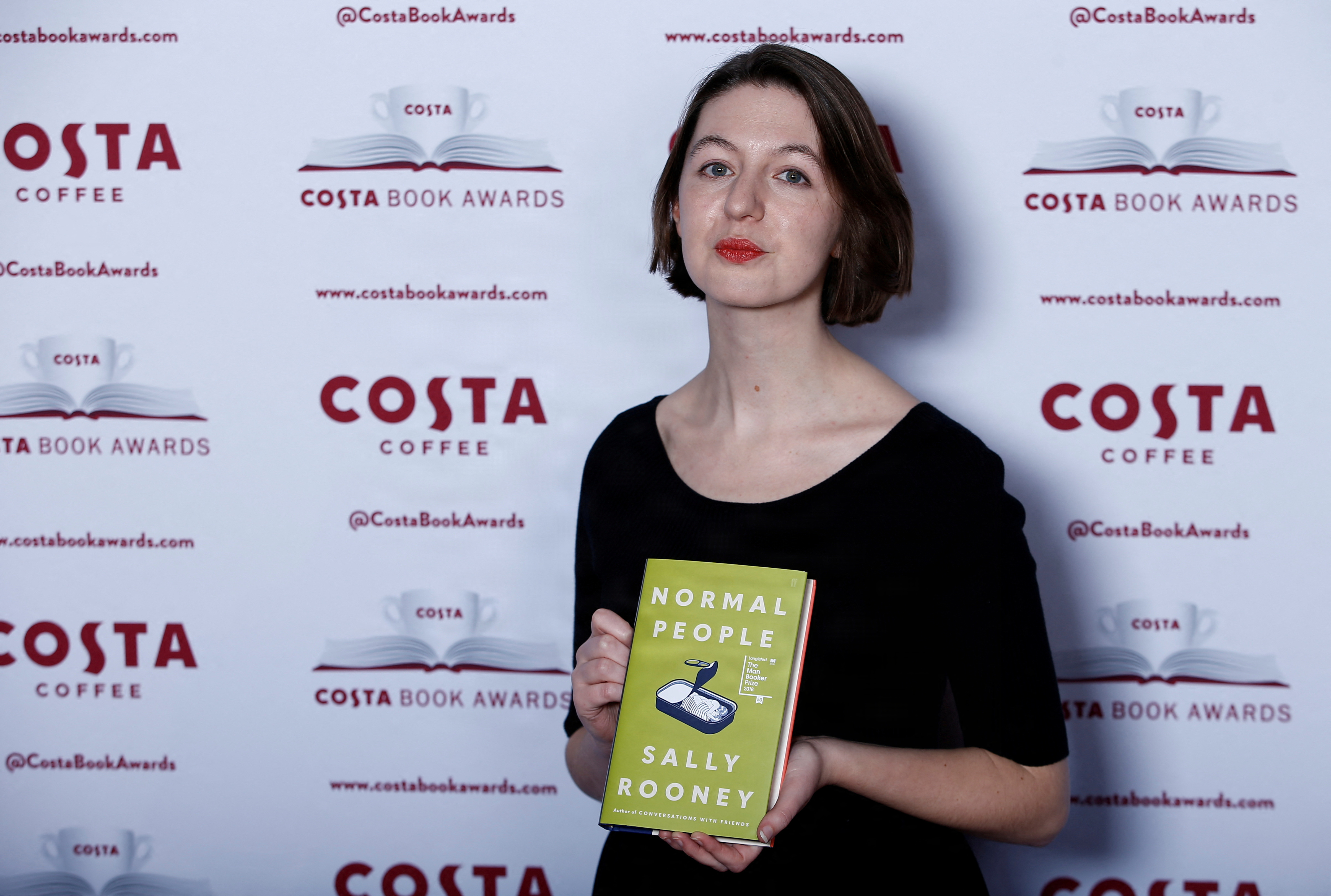 Sally Rooney stopper salg af romaner i Storbritannien efter støtte til Palestine Action