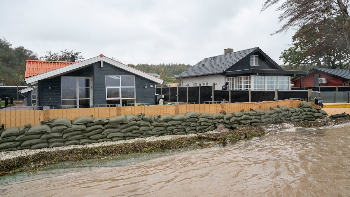 Tusinder af ekstra bygninger kommer hvert år i farezonen, når havet ...