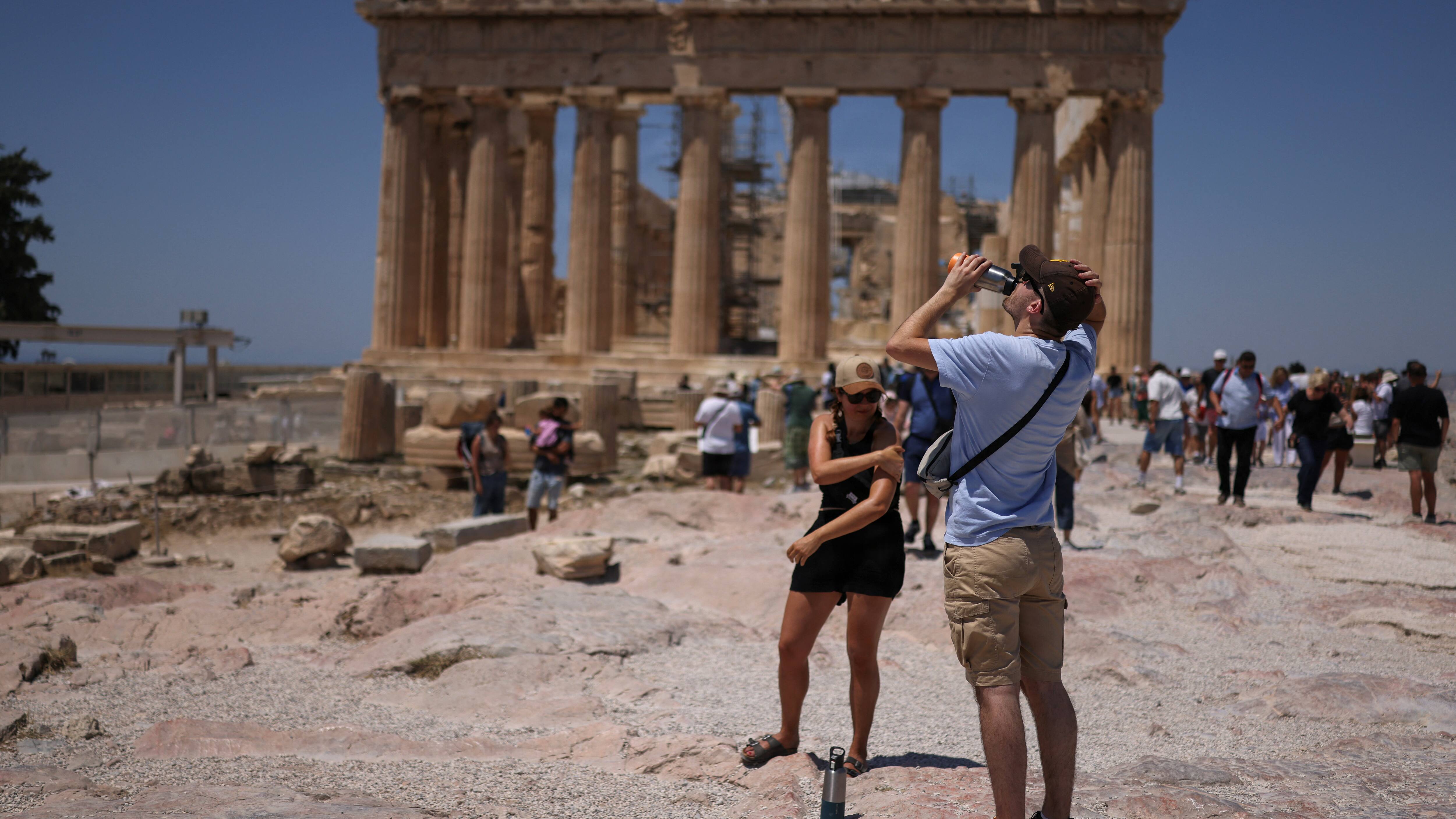 To turister ramt af knivstik nær Akropolis