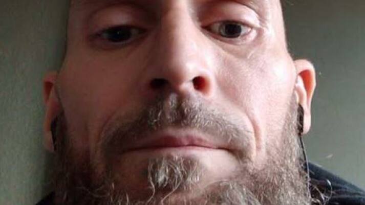 Politiet efterlyser 43-årig mistænkt for drab i Hammerum