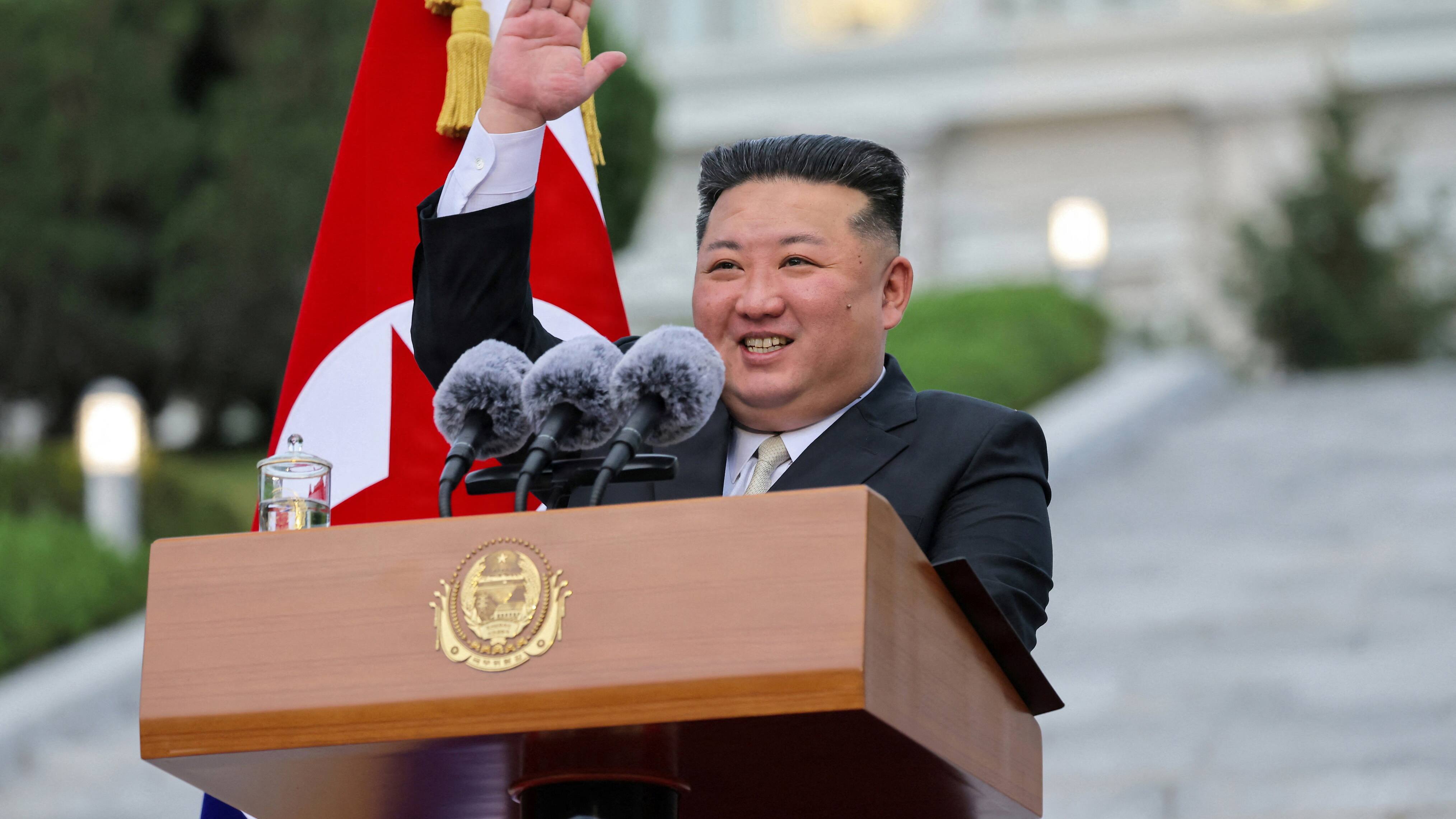 Først en bro til Rusland, nu en ny bro til Kina: Fra sidstevælger til Nordkoreas 'mister Populær'