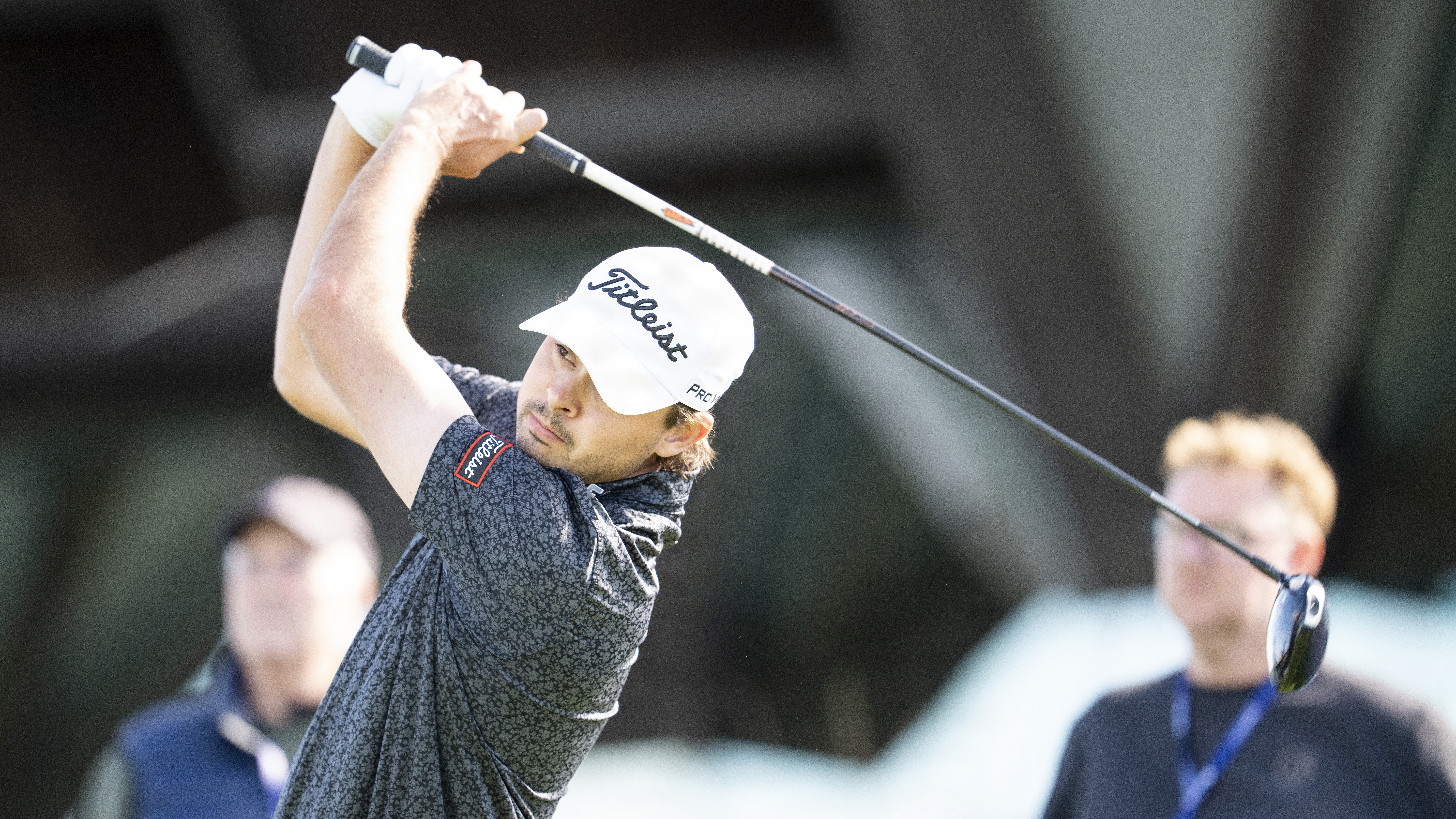 Dansker blander sig i toppen i spansk golfturnering