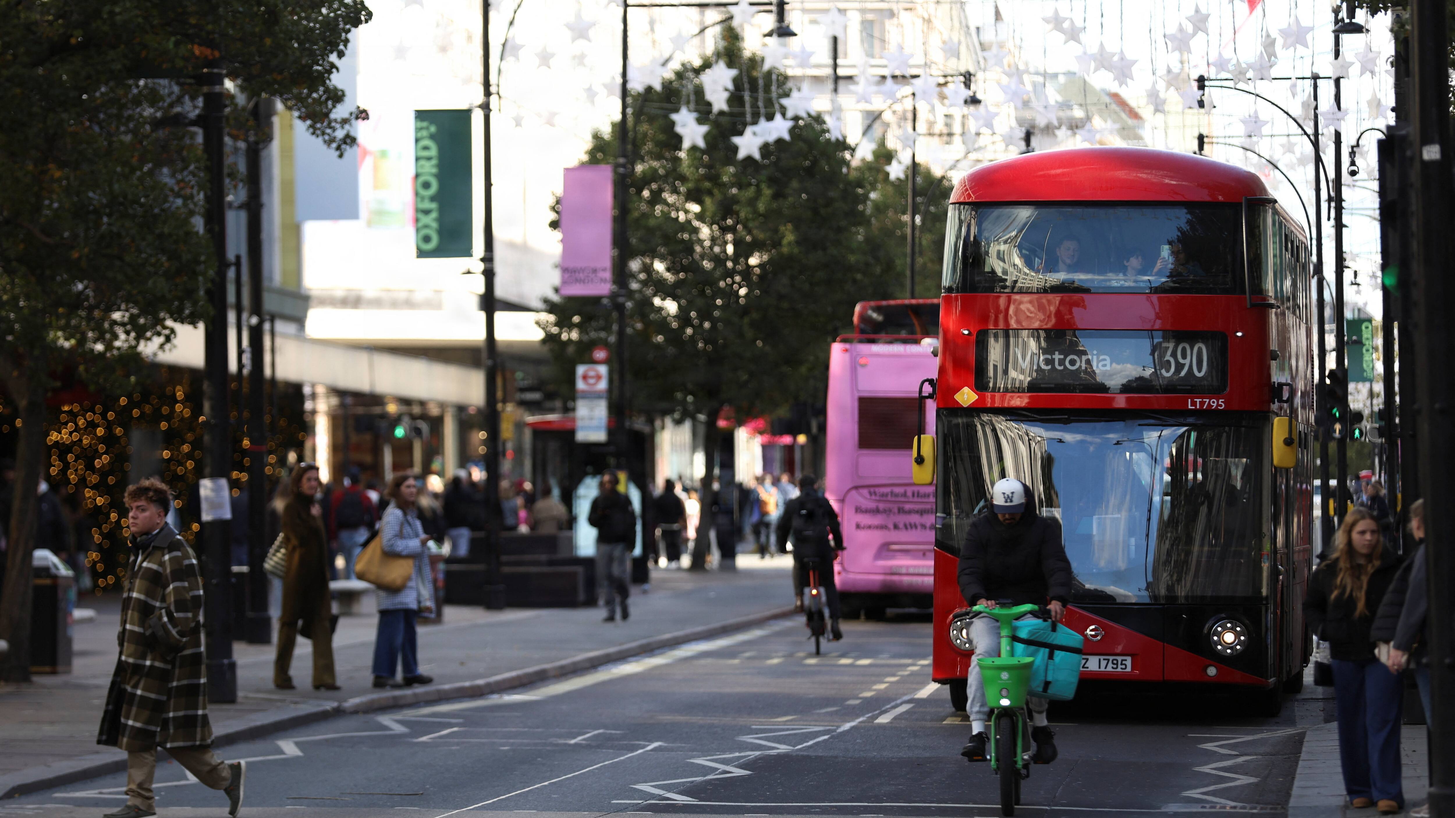 Bilerne forsvinder fra storbyer verden over - nu også fra Oxford Street