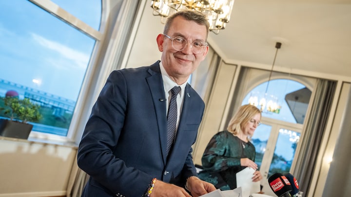 Uret skal sættes tilbage i nat - der vil være forfriskninger på ændrede ...