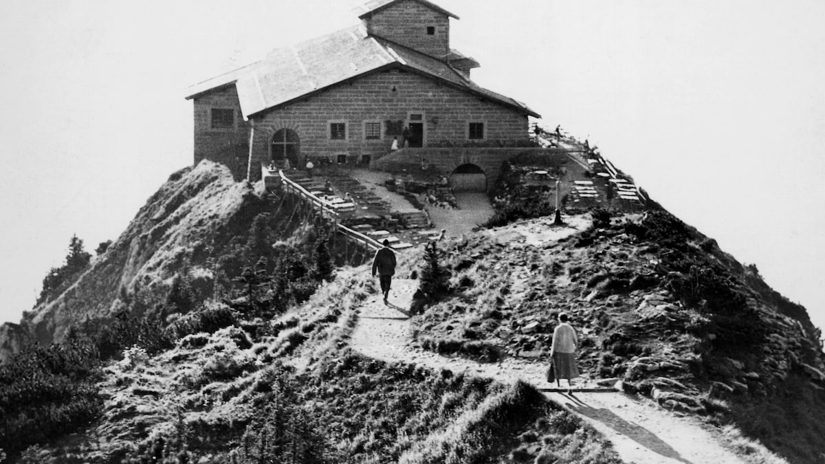 Adolf Hitlers gamle fæstning står i flammer | Udland | DR