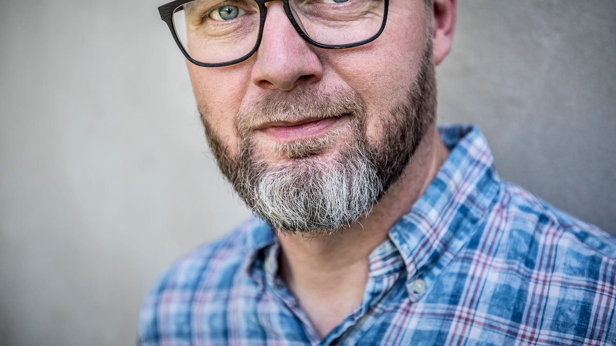 Lasse Rimmer affejer kritik efter udtalelse om kvinders stemmeret: 'Det ...