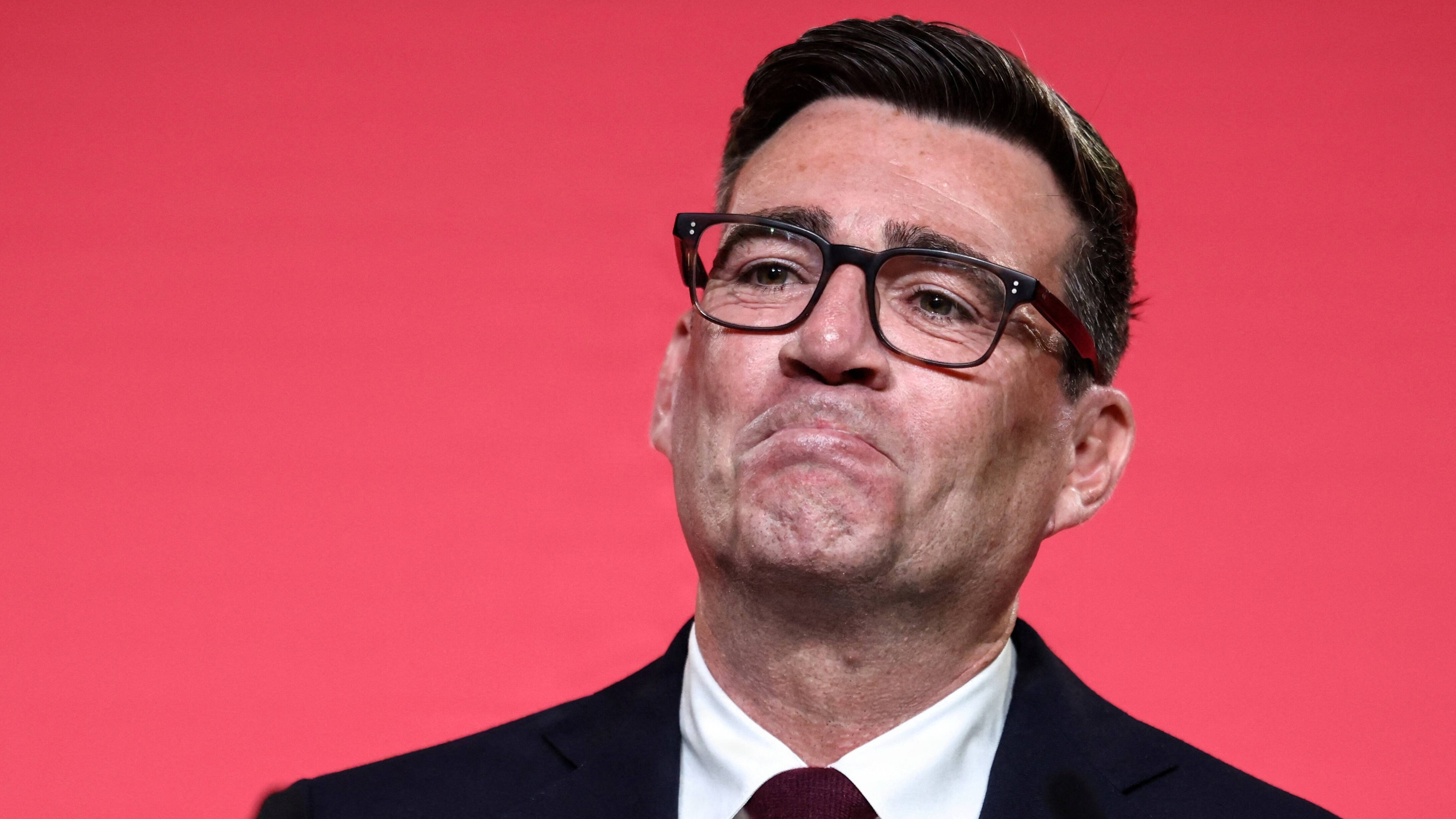 Andy Burnham udnævnt som ny leder for britiske Labour
