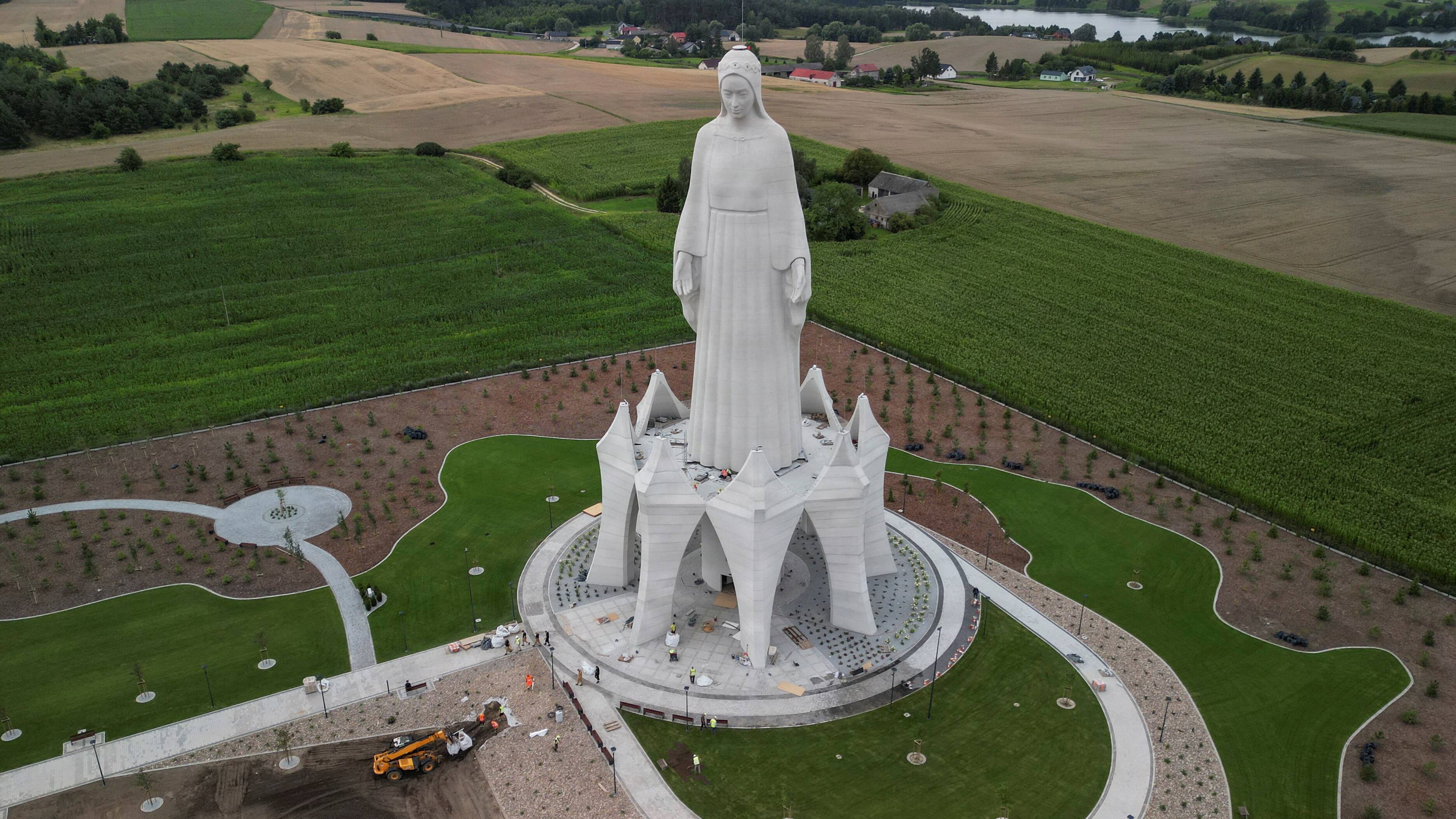Europas højeste Jomfru Maria-statue indviet i Polen