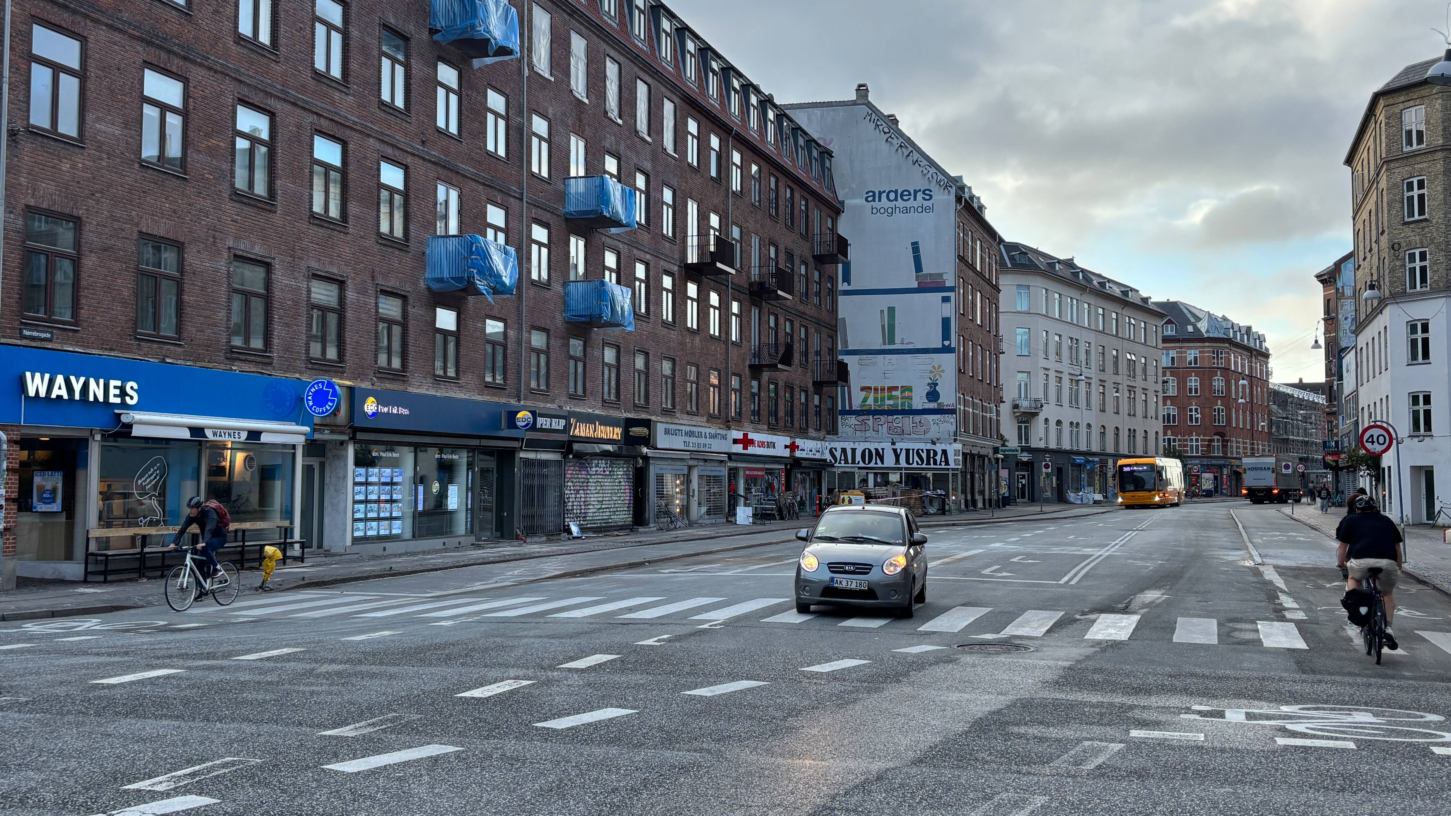 Trafikken på Nørrebrogade er åben igen efter væltet stillads