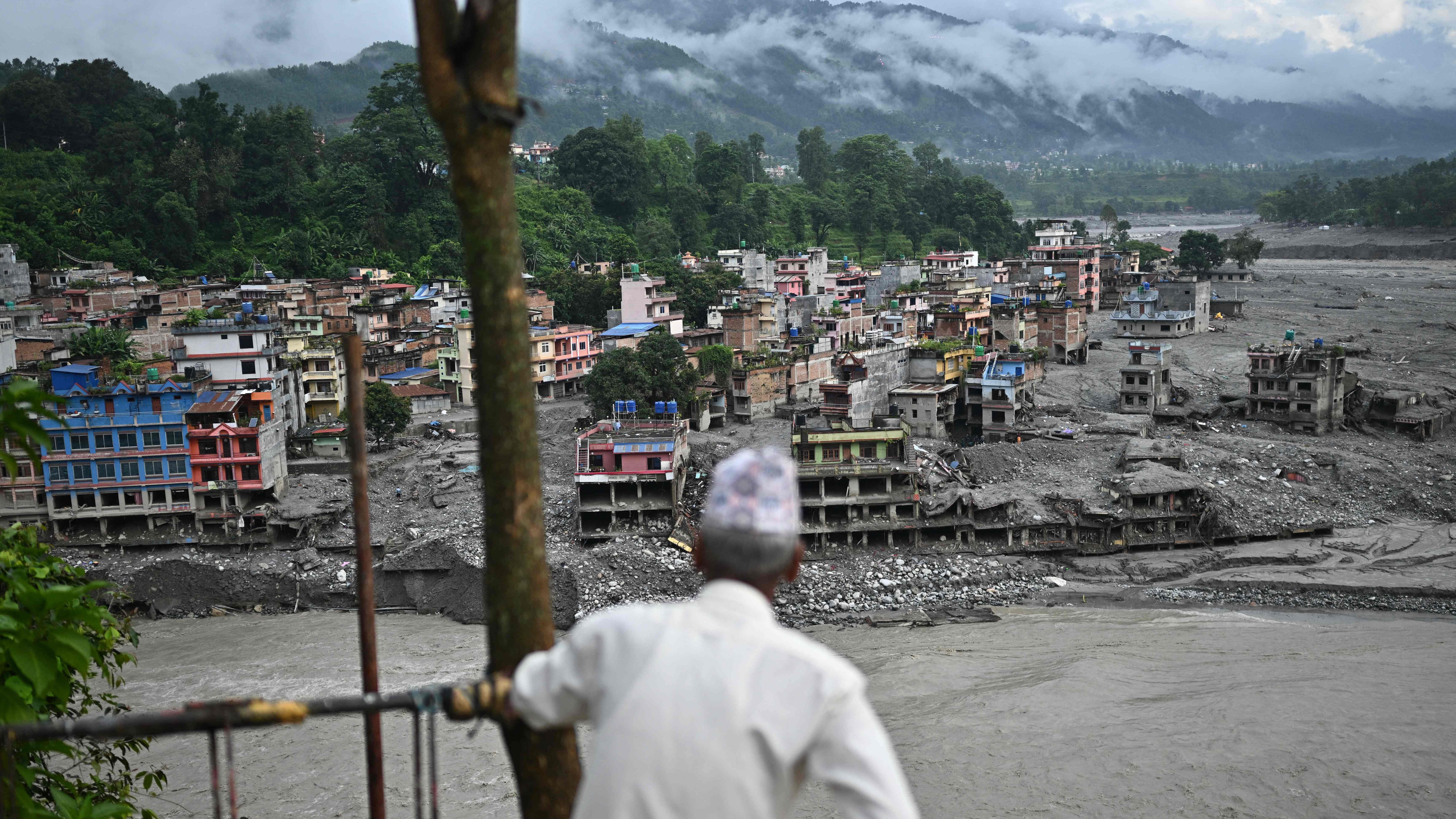 Et bjerg kollapsede og udløste katastrofe i Nepal – nu peger forskere på klimaforandringer