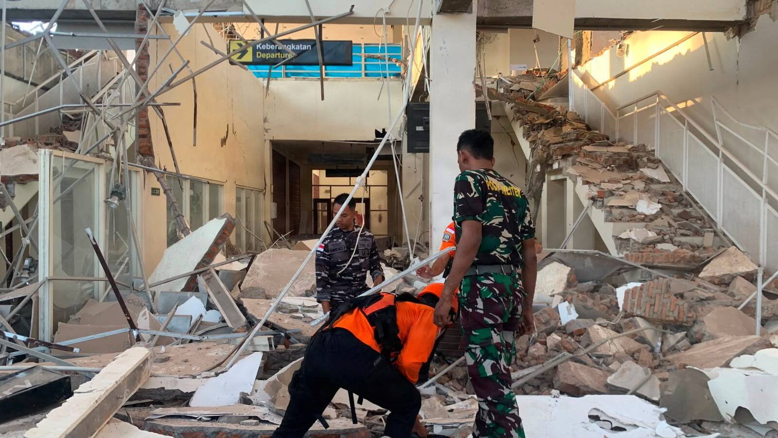 38 personer er døde efter jordskælv i Indonesien