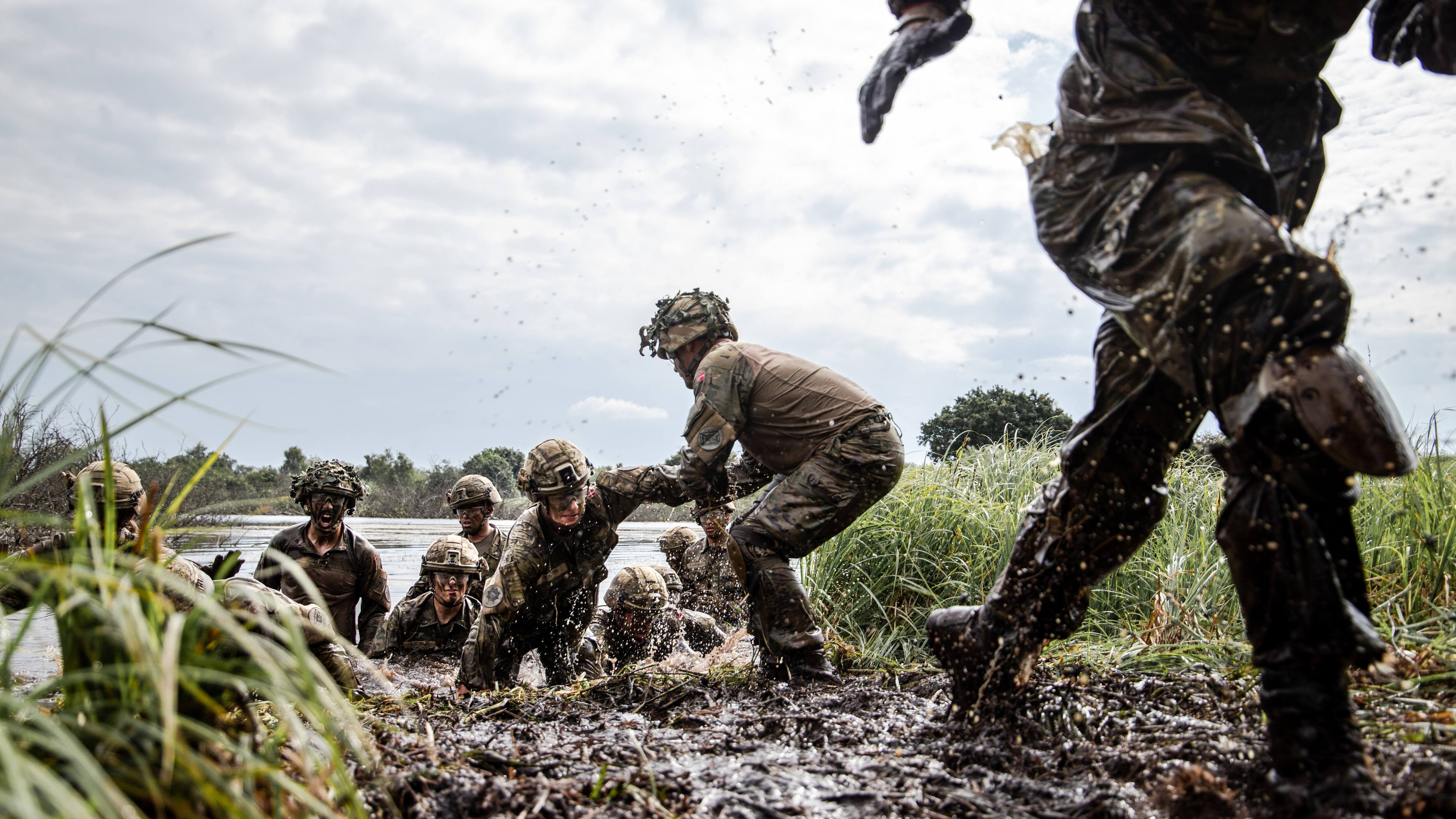 Forsvaret vil indkalde hver femte ung som soldat