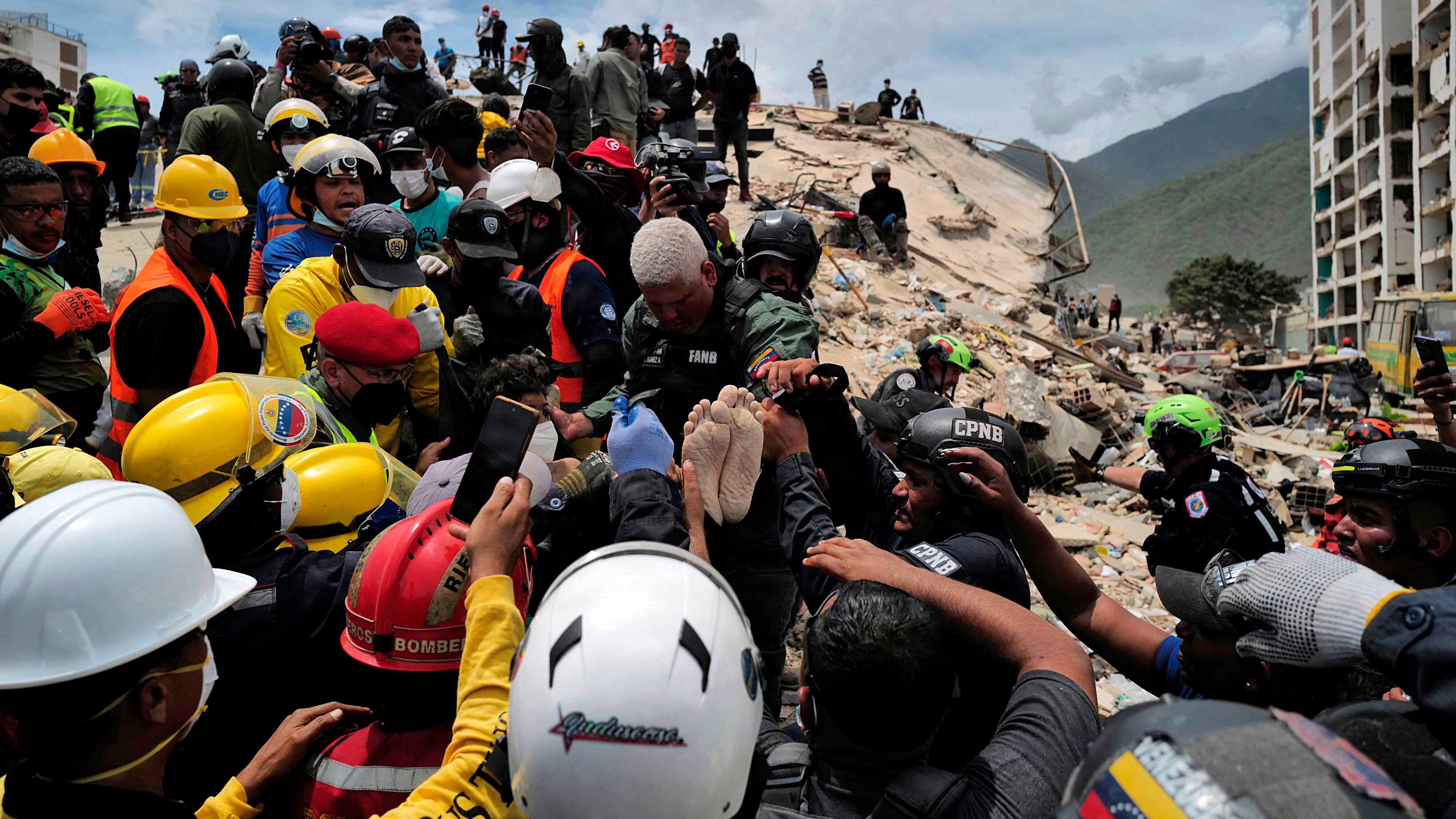 33 overlevende er i weekenden reddet ud af murbrokkerne i Venezuela