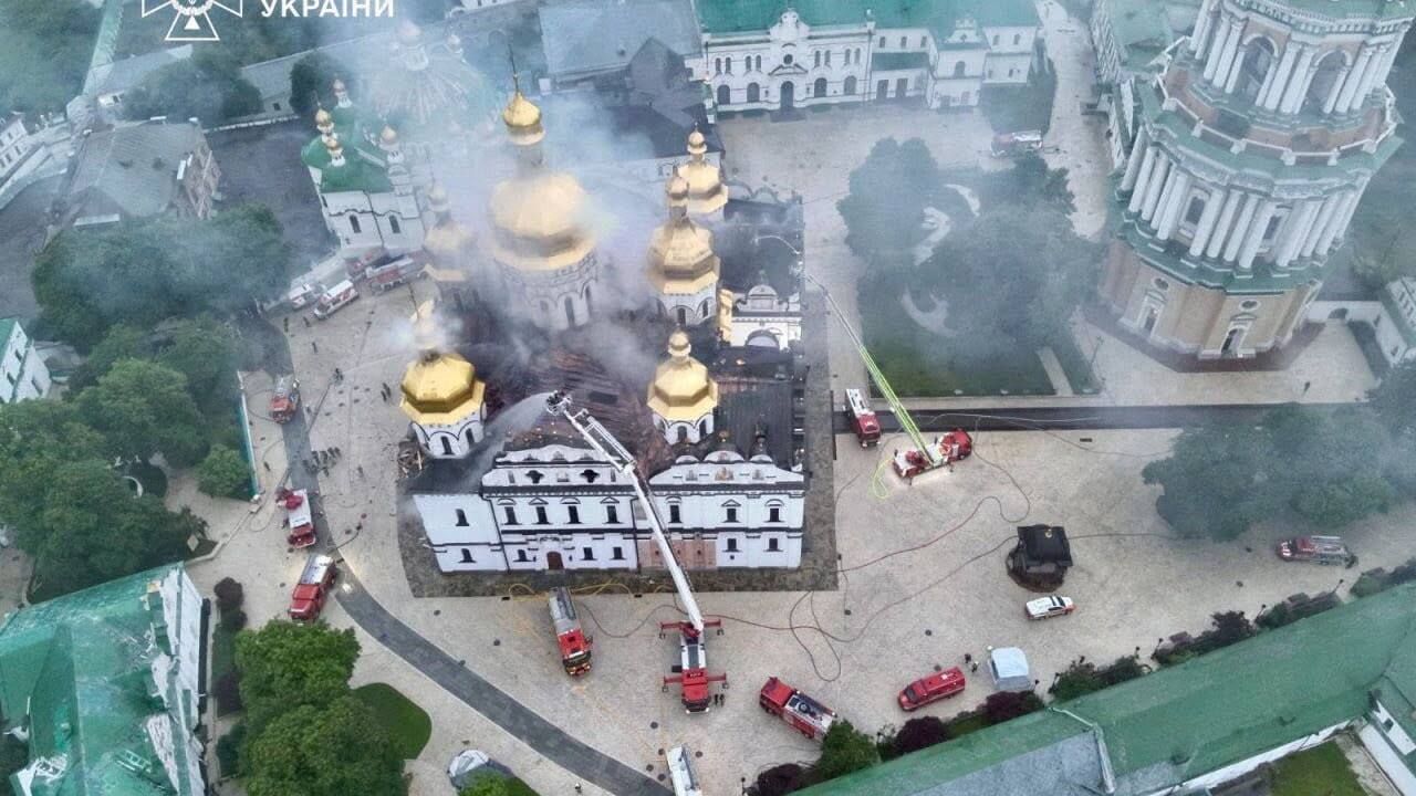 Macron fordømmer angreb på 1.000 år gammelt ukrainsk kloster