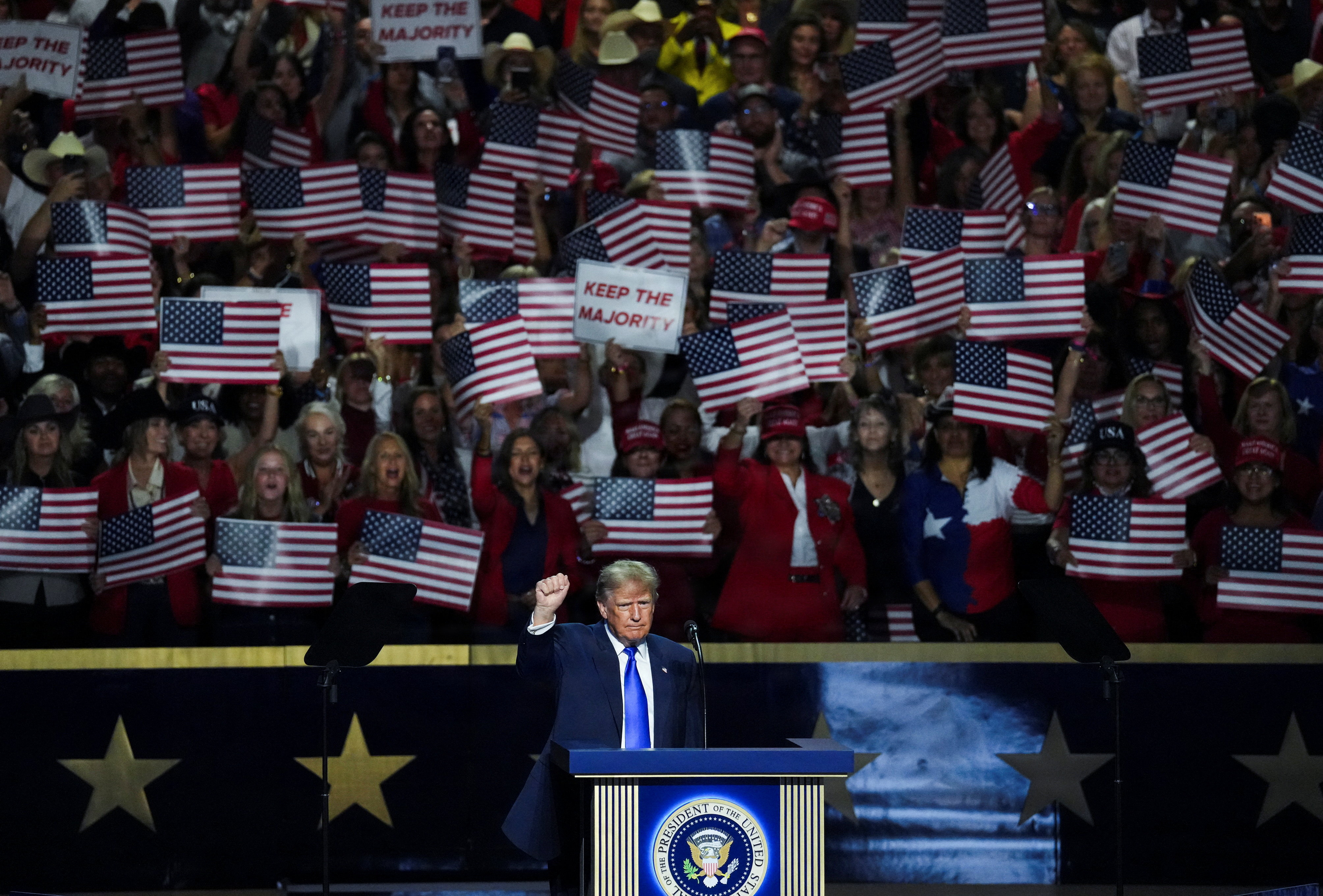 Trump lover 5.000 dollar til alle amerikanere, hvis Republikanerne beholder magten