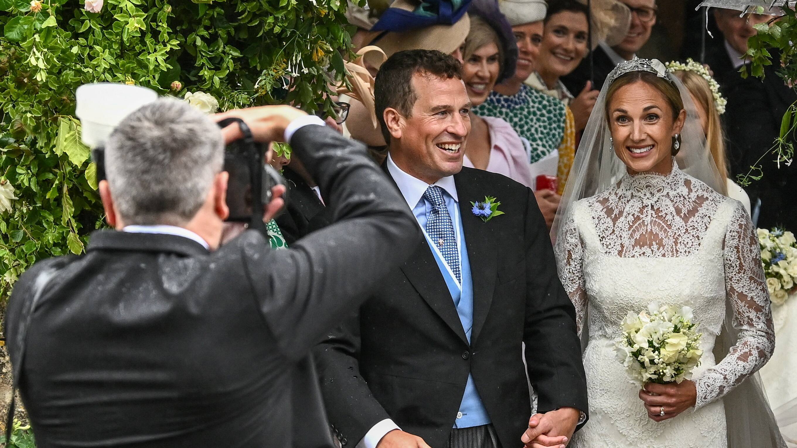 Kong Charles' nevø er blevet gift med sygeplejerske