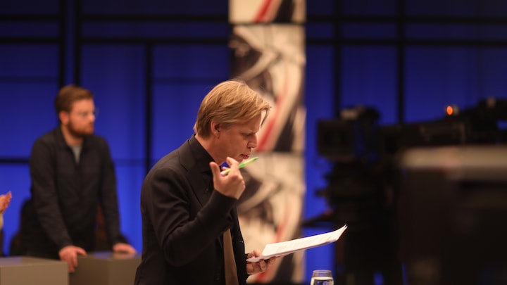 Troels Lund Poulsen har fået akut nethindeløsning | Nyheder | DR