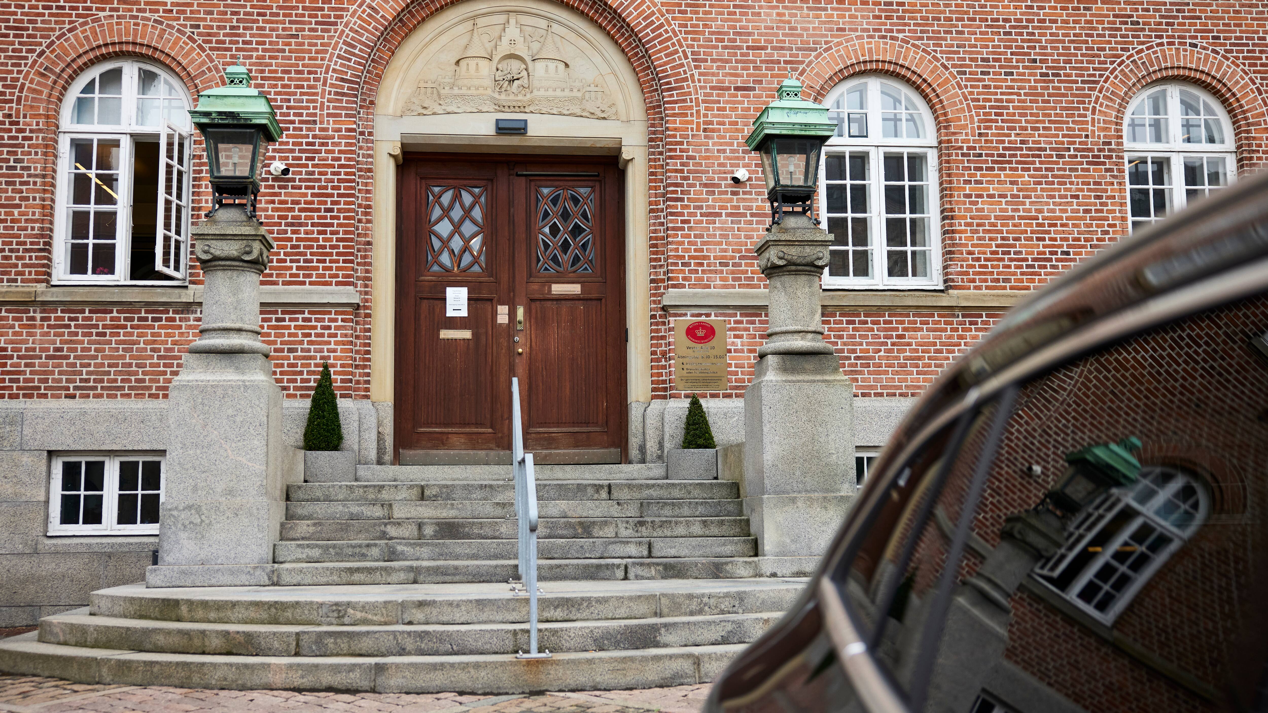 Læk af fortrolige oplysninger sender tidligere politiansat i fængsel