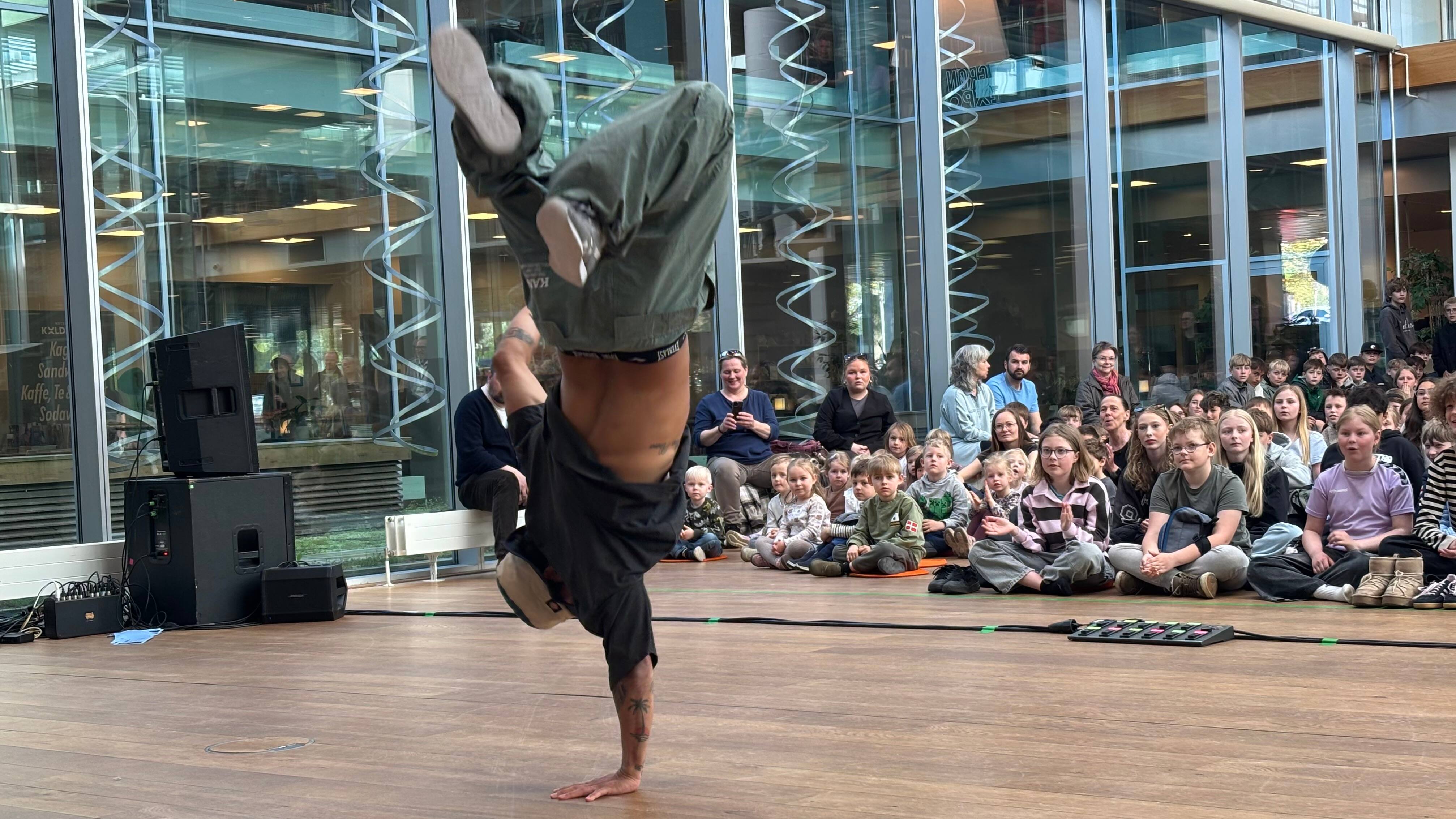 Teatre fra 17 lande byder på 140 forestillinger hen over weekenden