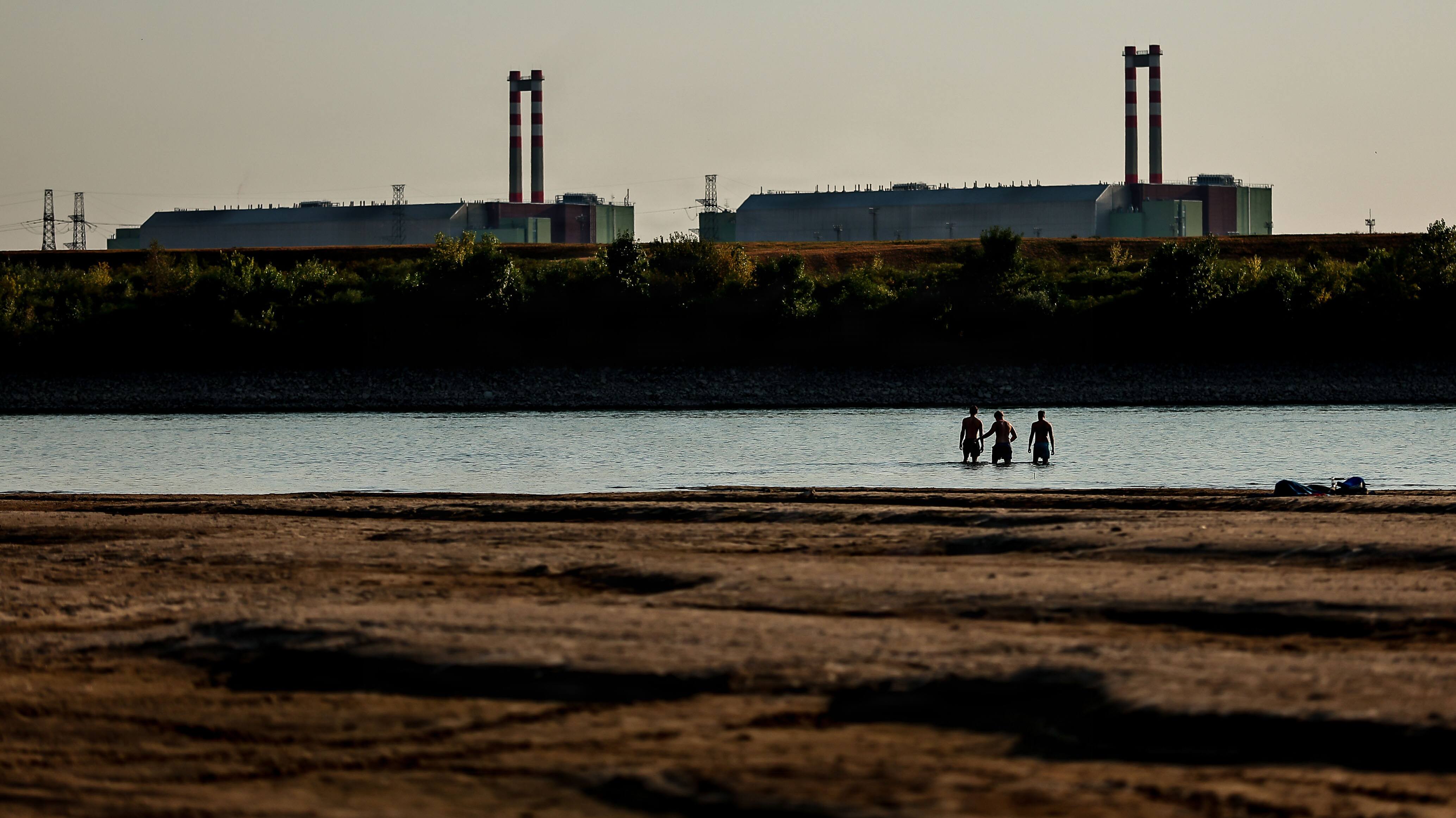 Varmen tømmer Donau for vand: Nu rammer det atomkraftværkerne