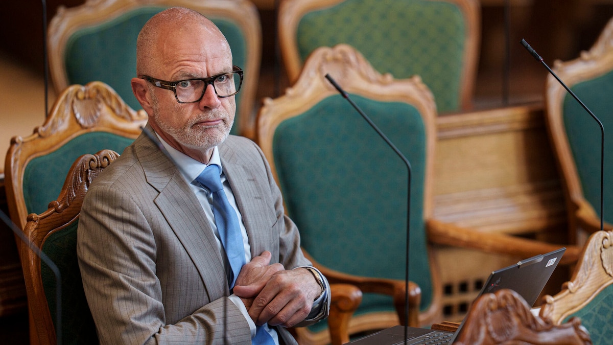 DF fratager Allan Feldt ordførerskaber og giver ham mundkurv på | Politik