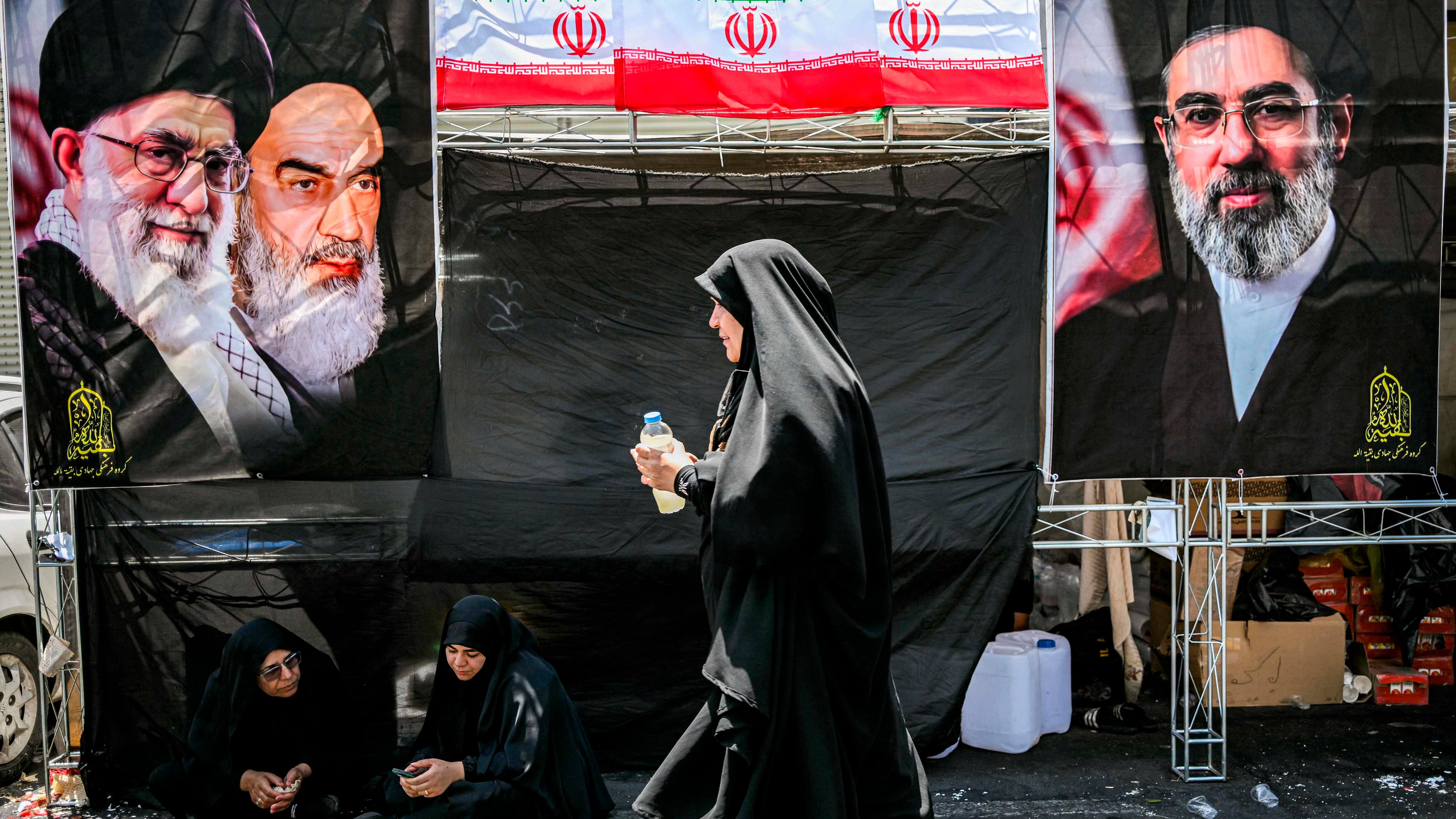 Irans øverste leder kalder Trumps underskrift på aftale for ugyldig