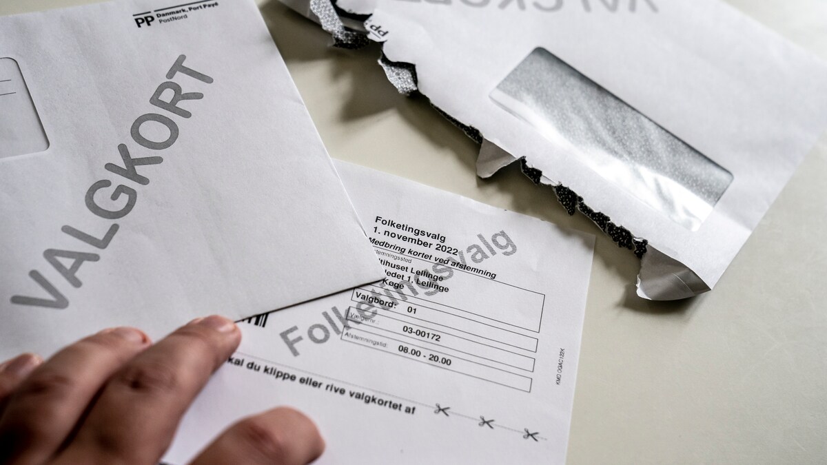 Minister slår fast: De valgkort skal ud, og det kommer de | Politik | DR