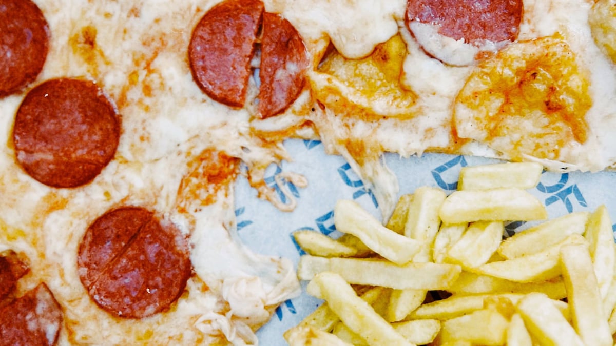https://www.dr.dk/mad/artikel/vil-ungerne-kun-spise-pizza-og-fritter-paa-ferien-derfor-skal-du-sige-pyt social preview image