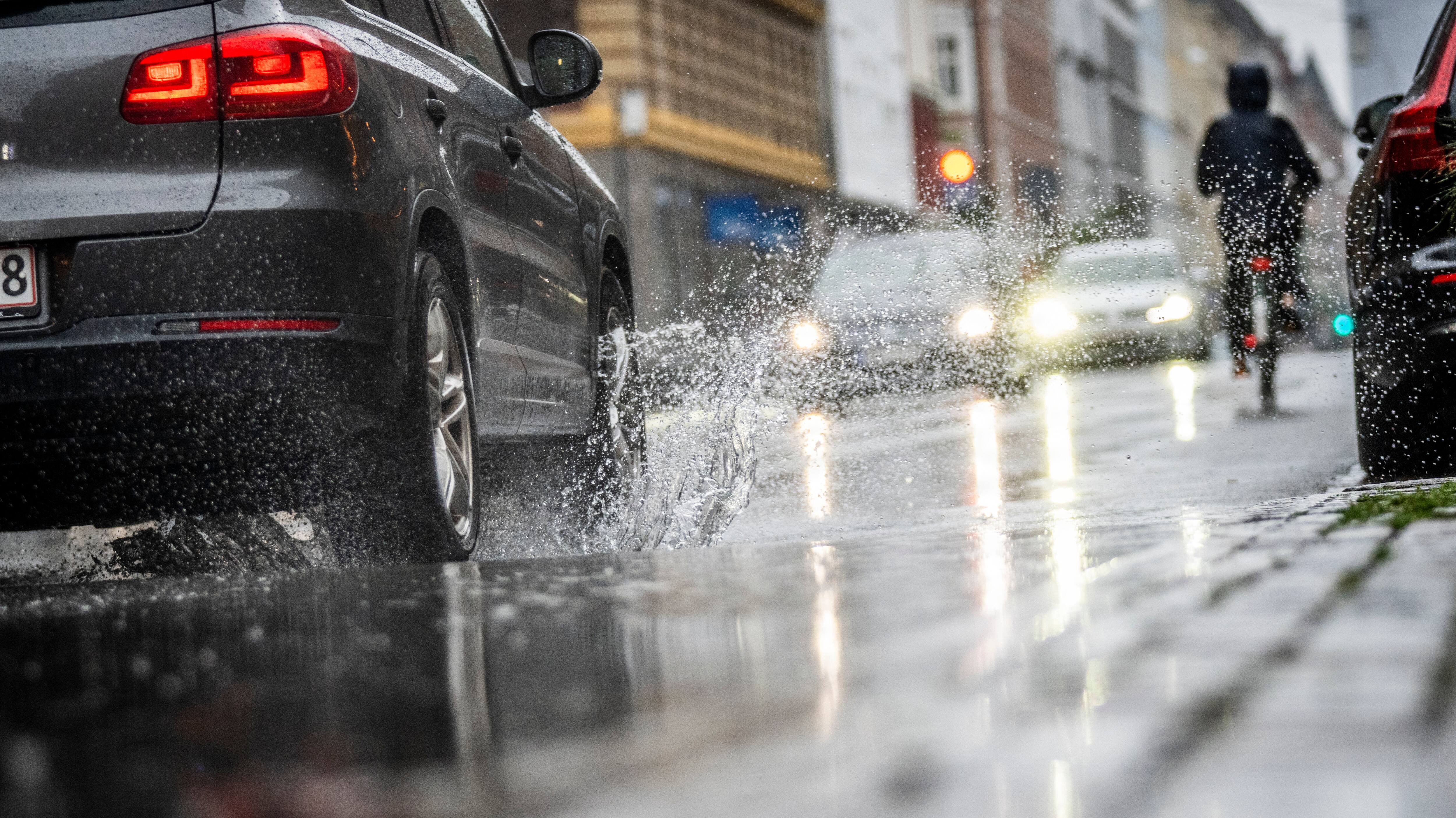 En halv måneds regn på en uge: Lavtryk rusker op i vejret