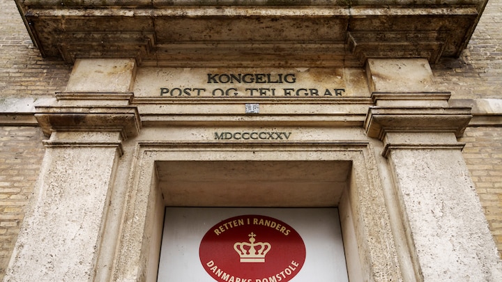 Troels Lund Poulsen har fået akut nethindeløsning | Nyheder | DR