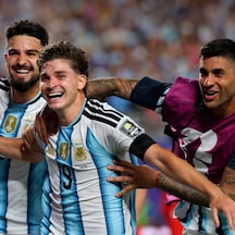 Argentina-Schweiz: 3-1 ⚽️ Dr&oslash;mmekasse og torskedumt r&oslash;dt kort