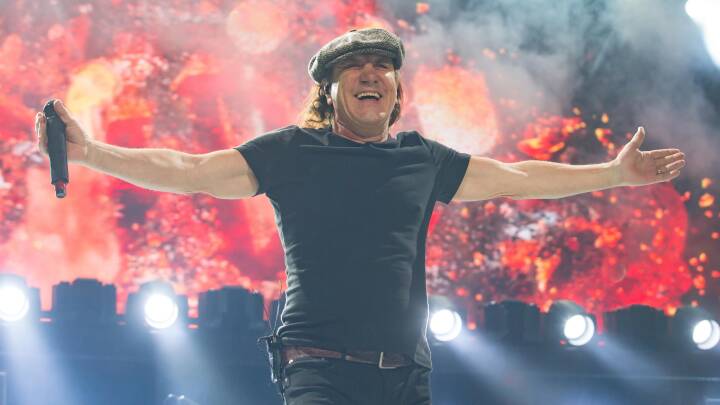 Skim Stue tidligere AC/DC udskifter forsanger med rocklegenden Axl Rose | Musik | DR