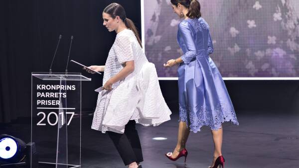tendens frugter Kano Ung prismodtager designede kongelig kjole: - Kronprinsesse Mary valgte selv  farven | Kultur | DR