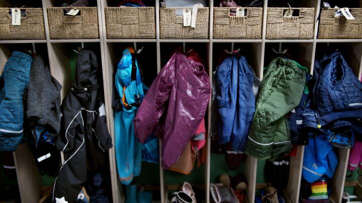 Børnepsykologer undrer sig tøjforbud: Børn bruger et spejl til omverdenen | Nyheder | DR