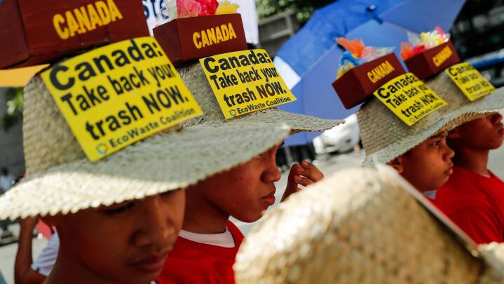 Creed tilgivet Enumerate Filippinerne truer med at hælde tonsvis af affald ud over canadiske kyster  og strande | Udland | DR