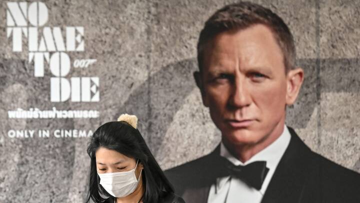 Yngste superstjerne står bag temasangen til den nye Bond-film | Musik | DR