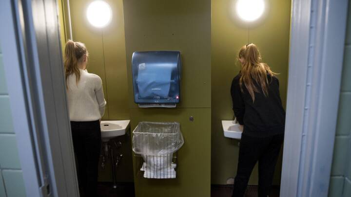 Ny rapport: Psykiske barrierer forhindrer toiletbesøg | Seneste nyt DR
