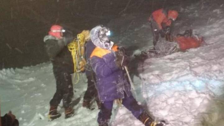 Fem klatrere er døde efter Ruslands højeste bjerg | Nyheder | DR