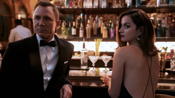 Jeg havde aldrig forestillet mig, at jeg skulle få en klump i halsen af James Bond-film' | Film & serier | DR