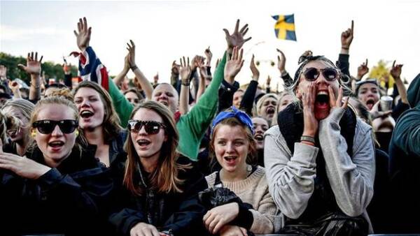 Billedeserie: fest, farver og ølbong på Roskilde Nyheder