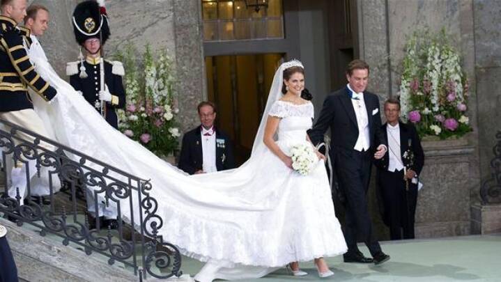Modeekspert: brudekjole en million | Udland | DR