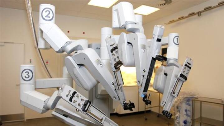Patienter vil helst opereres af robot Indland DR