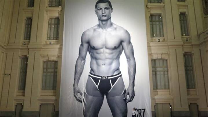 Travl Ronaldo: og nyt undertøj Fodbold | DR