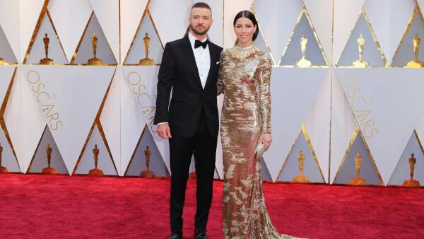 Oscar-stjerner viser kjoler frem for millioner | Film |