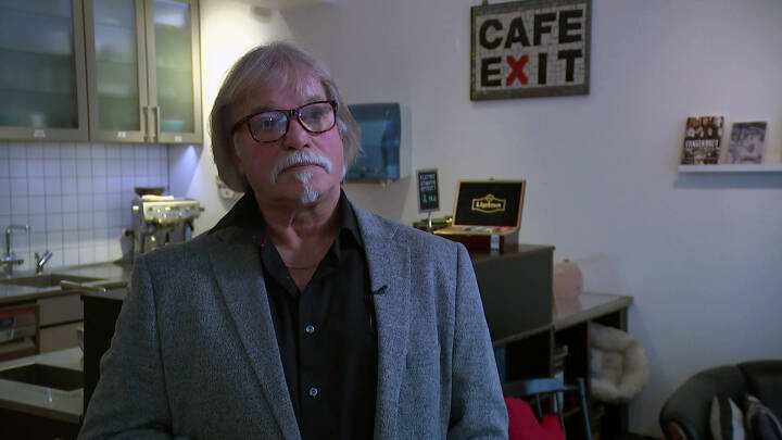 Café Exit om færre 'Livet rammer folk som en spade i ansigtet' | Indland | DR